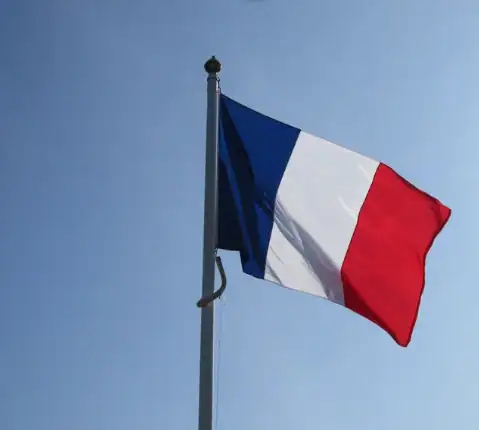 Advantages and disadvantages of studying in France
